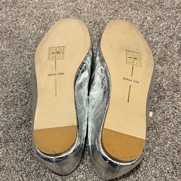 Dolce Vita Reyes Metallic Silver Flats - Picture 3 of 4